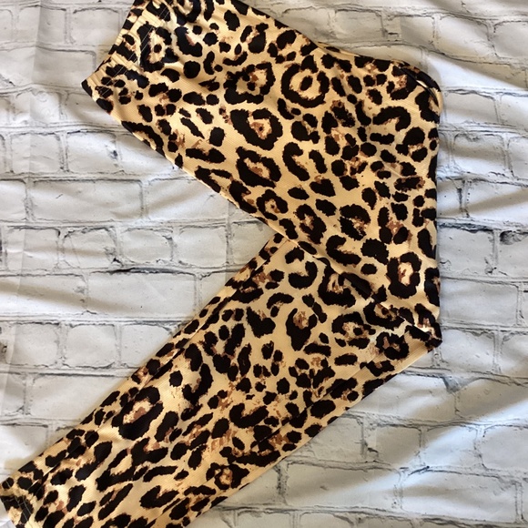 Leopard Print Leggings ( Color: Black/ Brown Leopard) - Picture 1 of 5